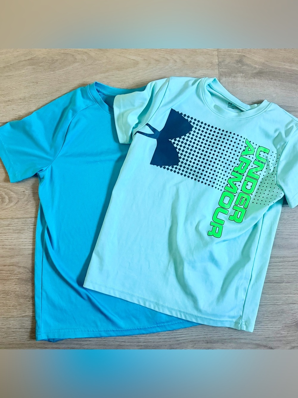 Under Armour Boys' Aqua and Light Blue Short Sleeve Graphic Tees